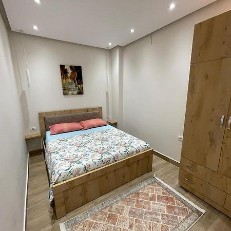 Modern 1 Bedroom City Apartment Tirana Exteriör bild
