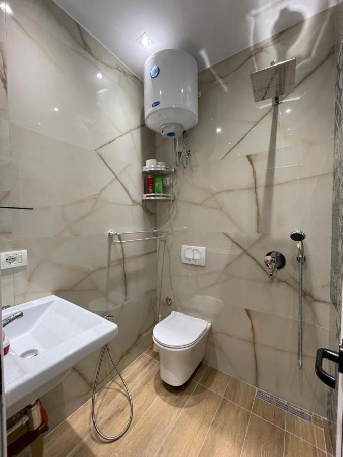 Modern 1 Bedroom City Apartment Tirana Exteriör bild