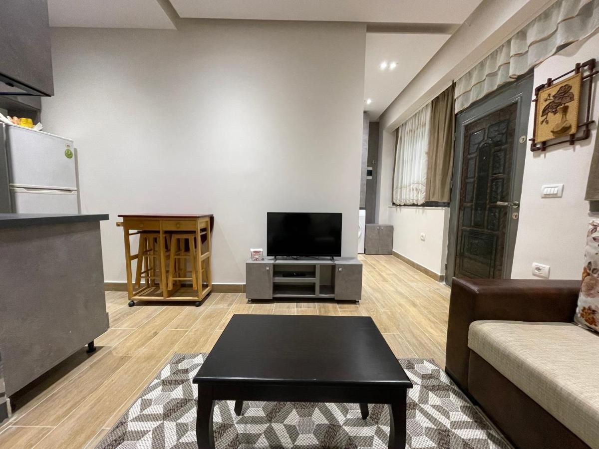 Modern 1 Bedroom City Apartment Tirana Exteriör bild