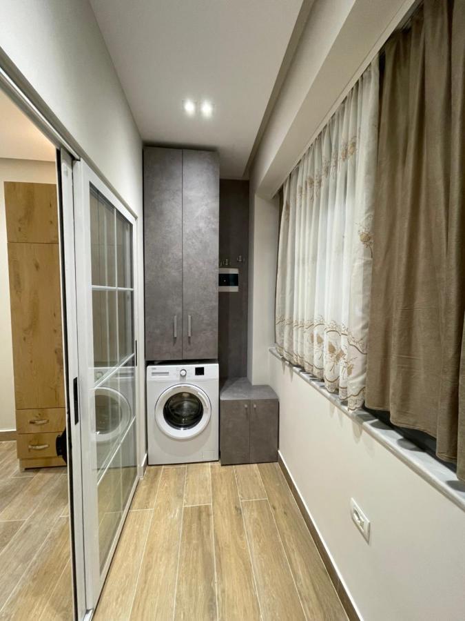 Modern 1 Bedroom City Apartment Tirana Exteriör bild