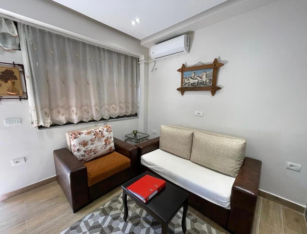 Modern 1 Bedroom City Apartment Tirana Exteriör bild